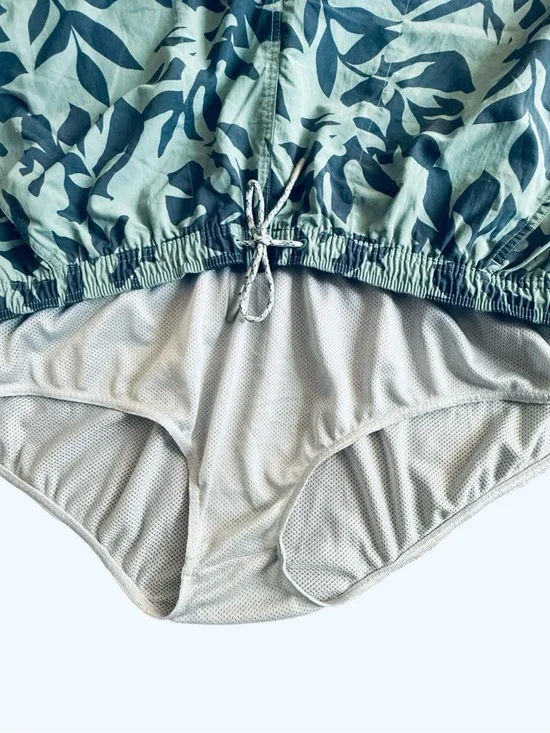 Men's 2XL Green Leaf tropical Print Swim Trunks - Lightweight Beach Shorts - Picture 4 of 10